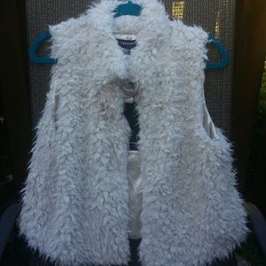 Urban Republic Faux fur vest